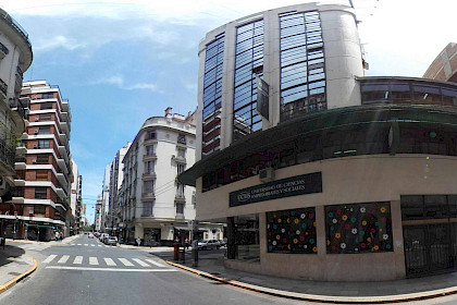 Universidad de Ciencias Empresariales y Sociales