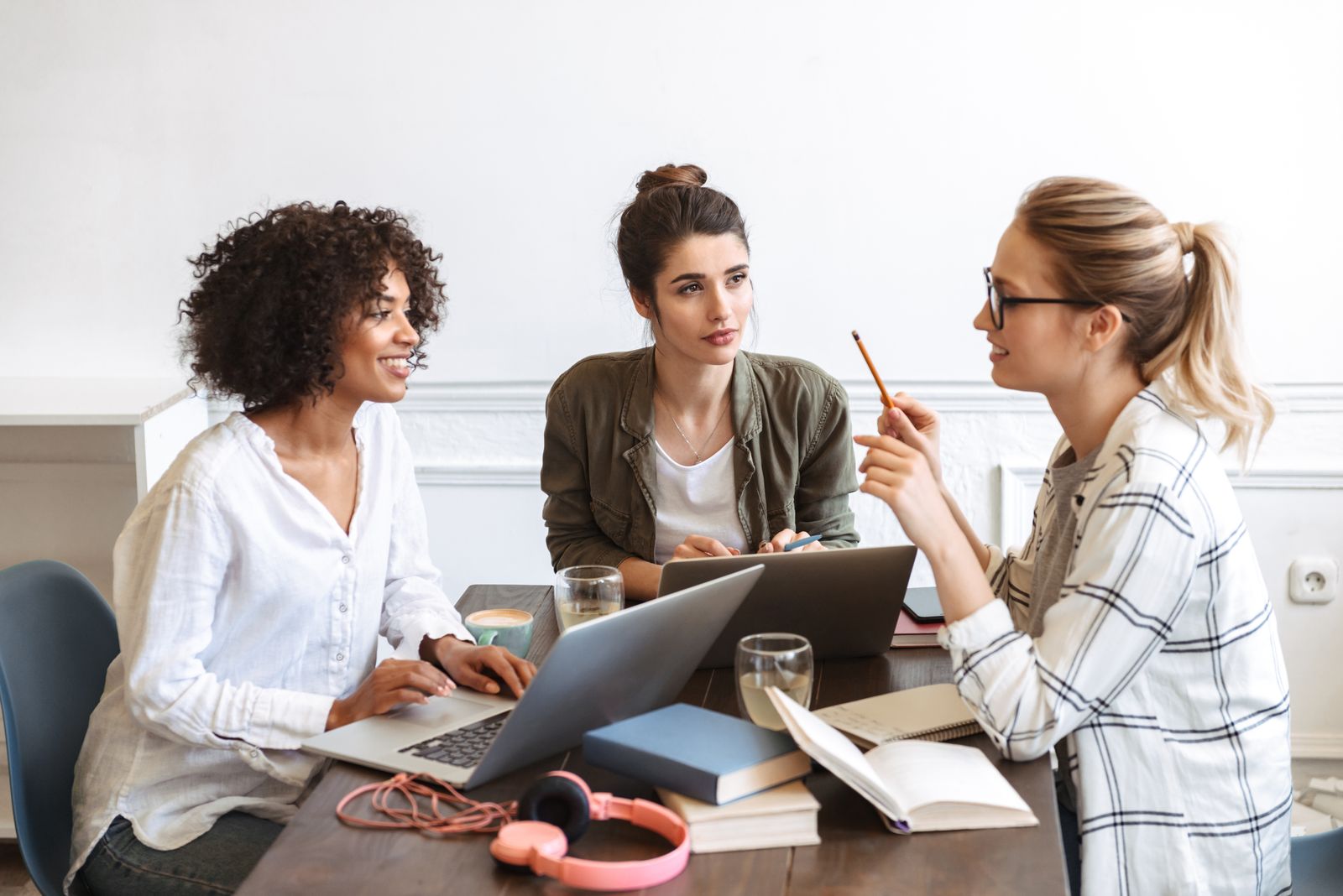 ¿Cuál es el la mejor carrera para que estudie una mujer?